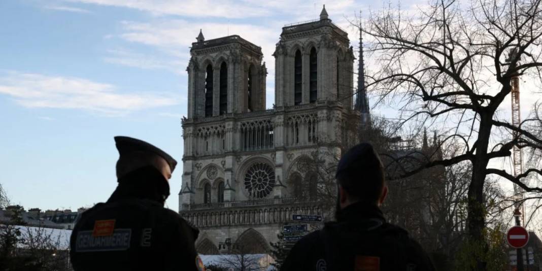 Küllerden doğan sanat: Notre Dame kapılarını yeniden açıyor 7